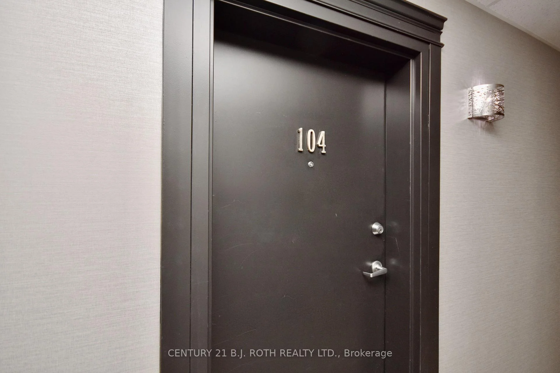 Photo 4 of Unit 104, 43 Ferndale Drive S, Barrie, Ardagh — HOMEH