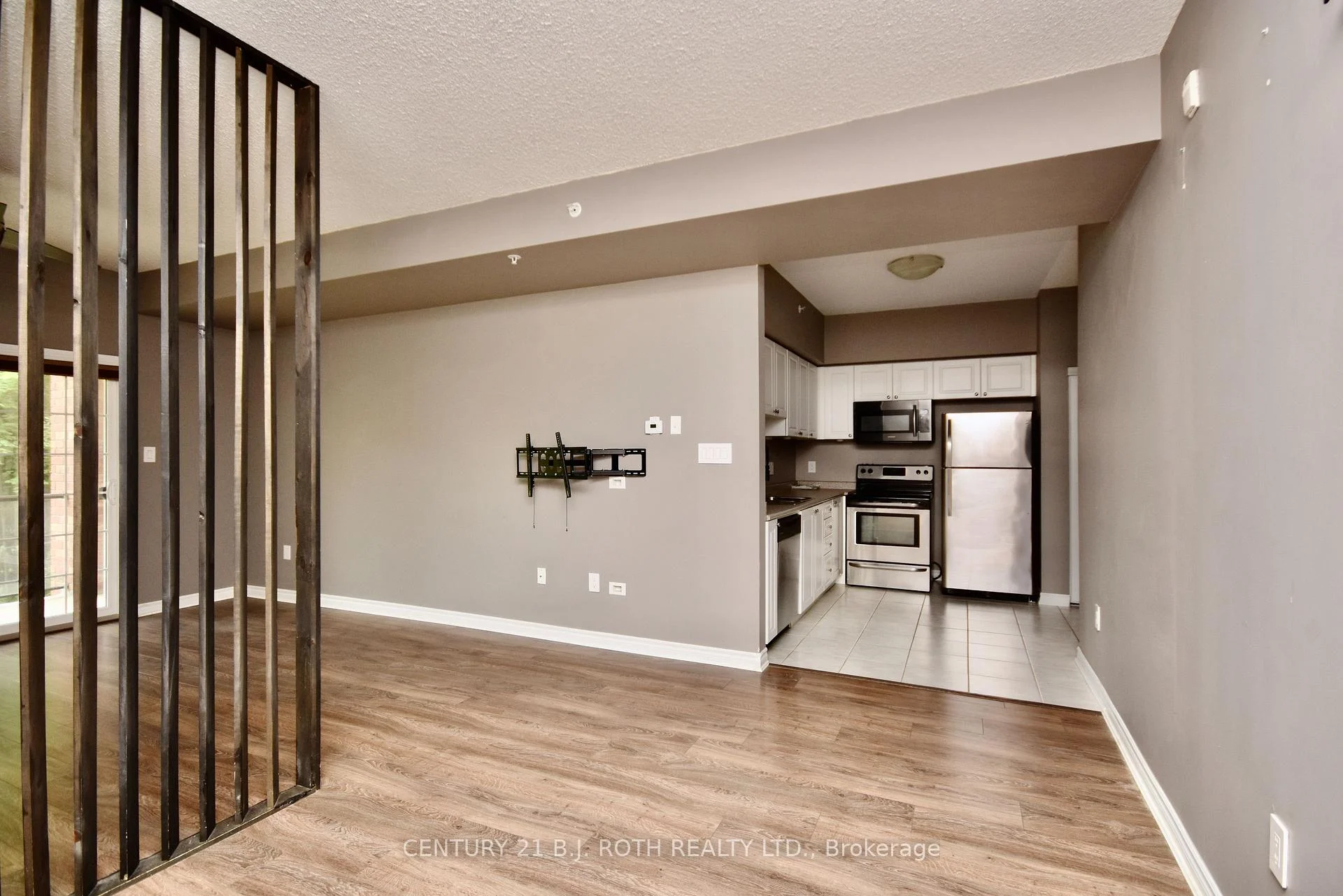 Photo 15 of Unit 104, 43 Ferndale Drive S, Barrie, Ardagh — HOMEH