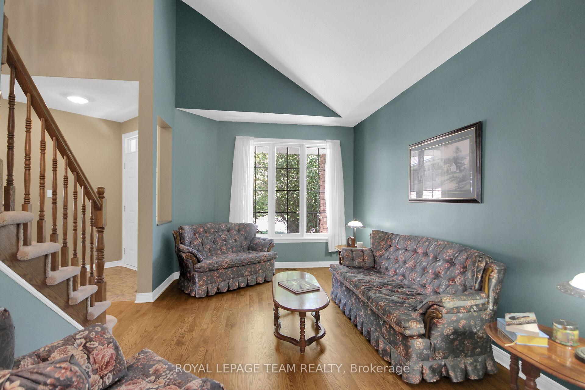 Photo 5 of 4 Maple Stand Way, Ottawa, Barrhaven East — HOMEH