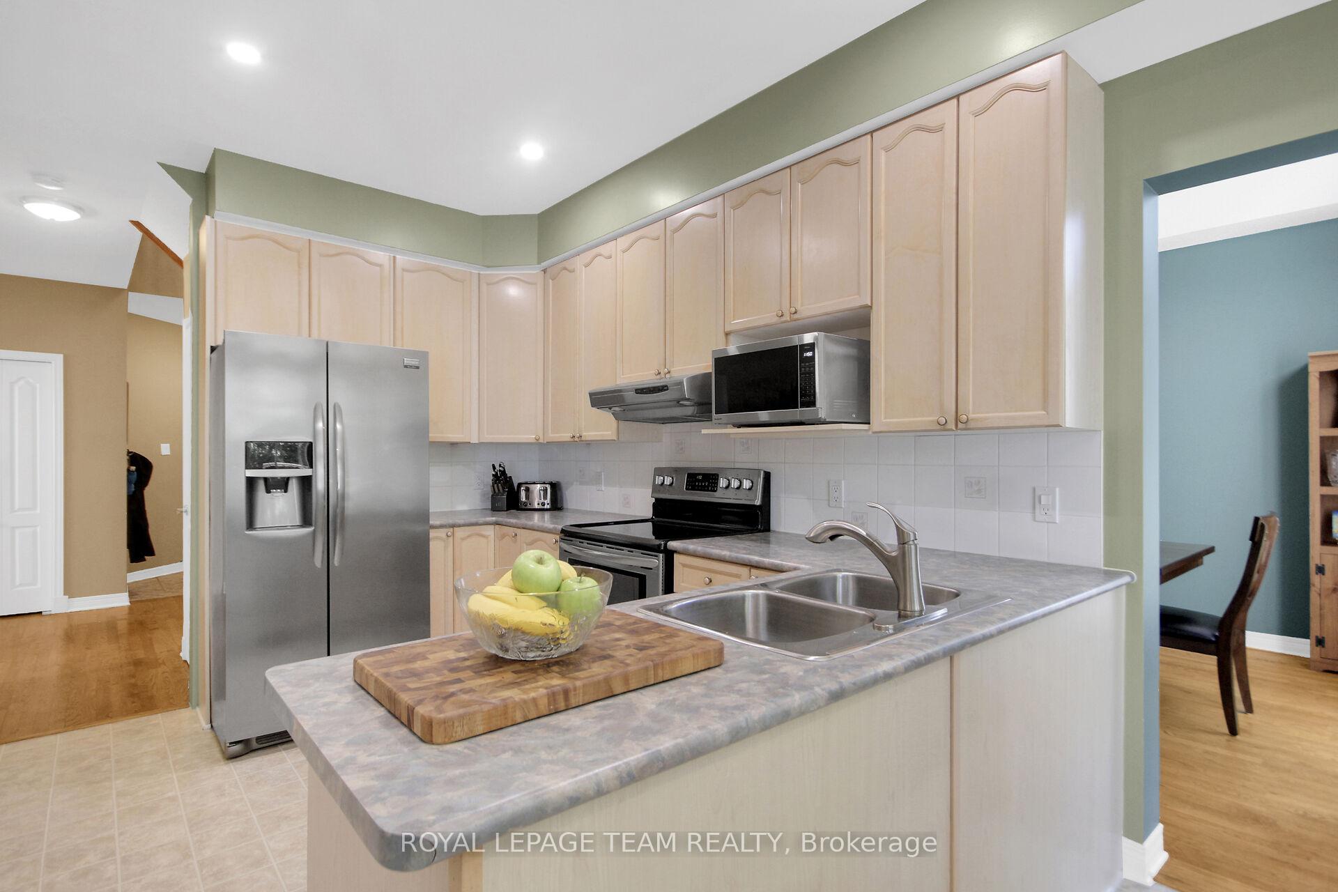 Photo 10 of 4 Maple Stand Way, Ottawa, Barrhaven East — HOMEH