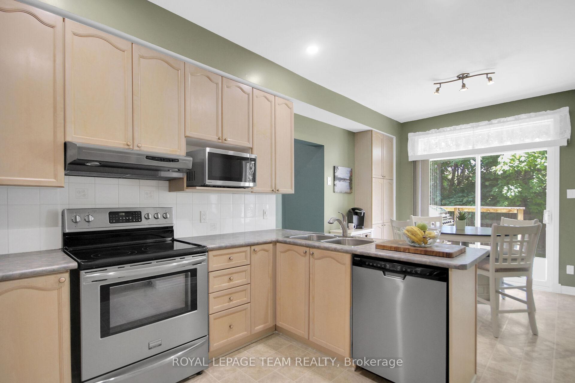 Photo 12 of 4 Maple Stand Way, Ottawa, Barrhaven East — HOMEH
