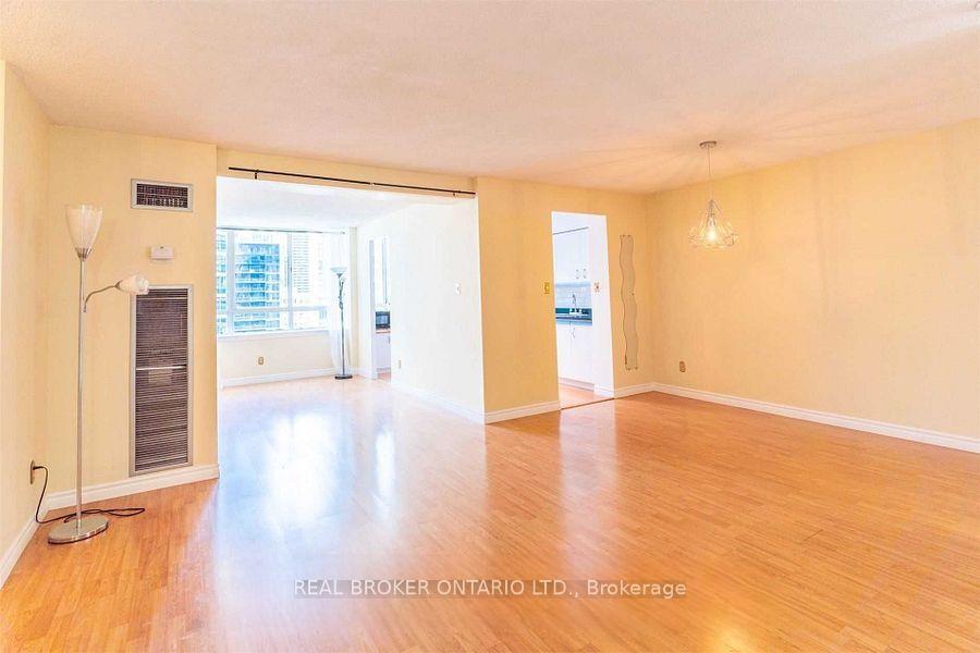 Photo 4 of Unit 2021, 633 Bay Street, Toronto, Bay Street Corridor — HOMEH