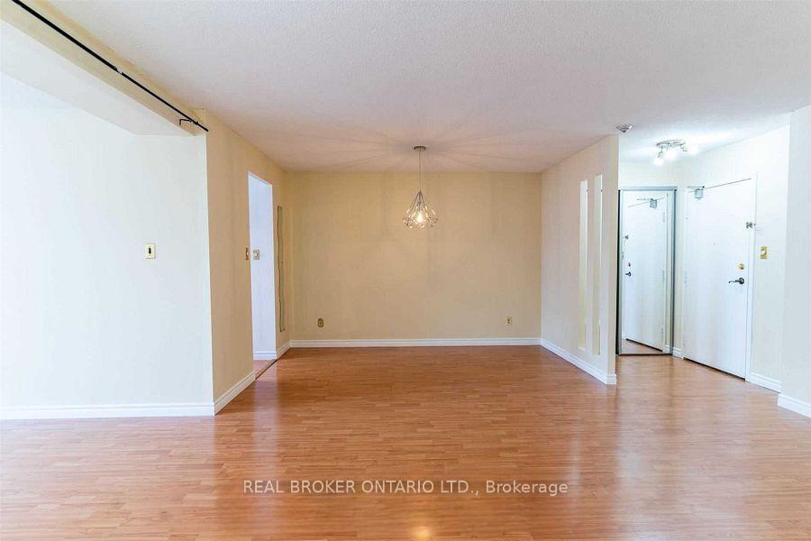 Photo 5 of Unit 2021, 633 Bay Street, Toronto, Bay Street Corridor — HOMEH