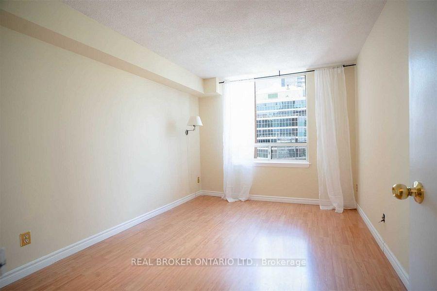 Photo 6 of Unit 2021, 633 Bay Street, Toronto, Bay Street Corridor — HOMEH