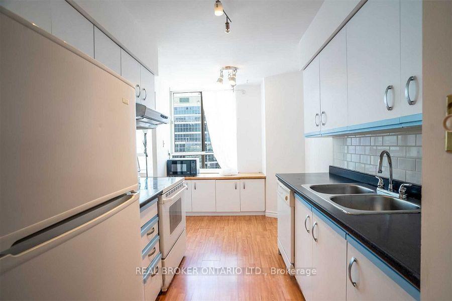 Photo 9 of Unit 2021, 633 Bay Street, Toronto, Bay Street Corridor — HOMEH