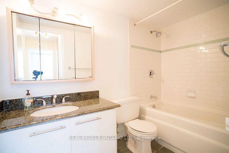 Photo 12 of Unit 2021, 633 Bay Street, Toronto, Bay Street Corridor — HOMEH