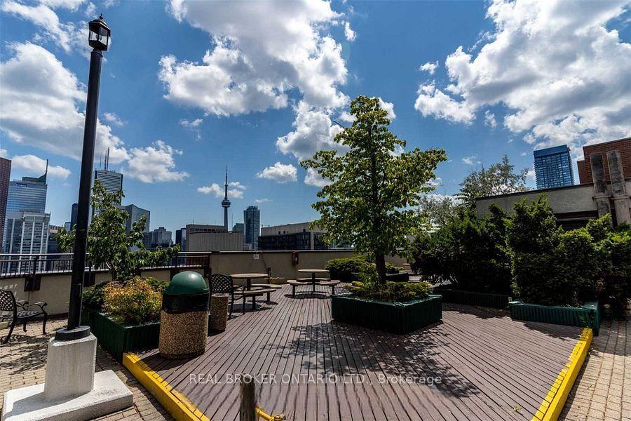 Photo 17 of Unit 2021, 633 Bay Street, Toronto, Bay Street Corridor — HOMEH