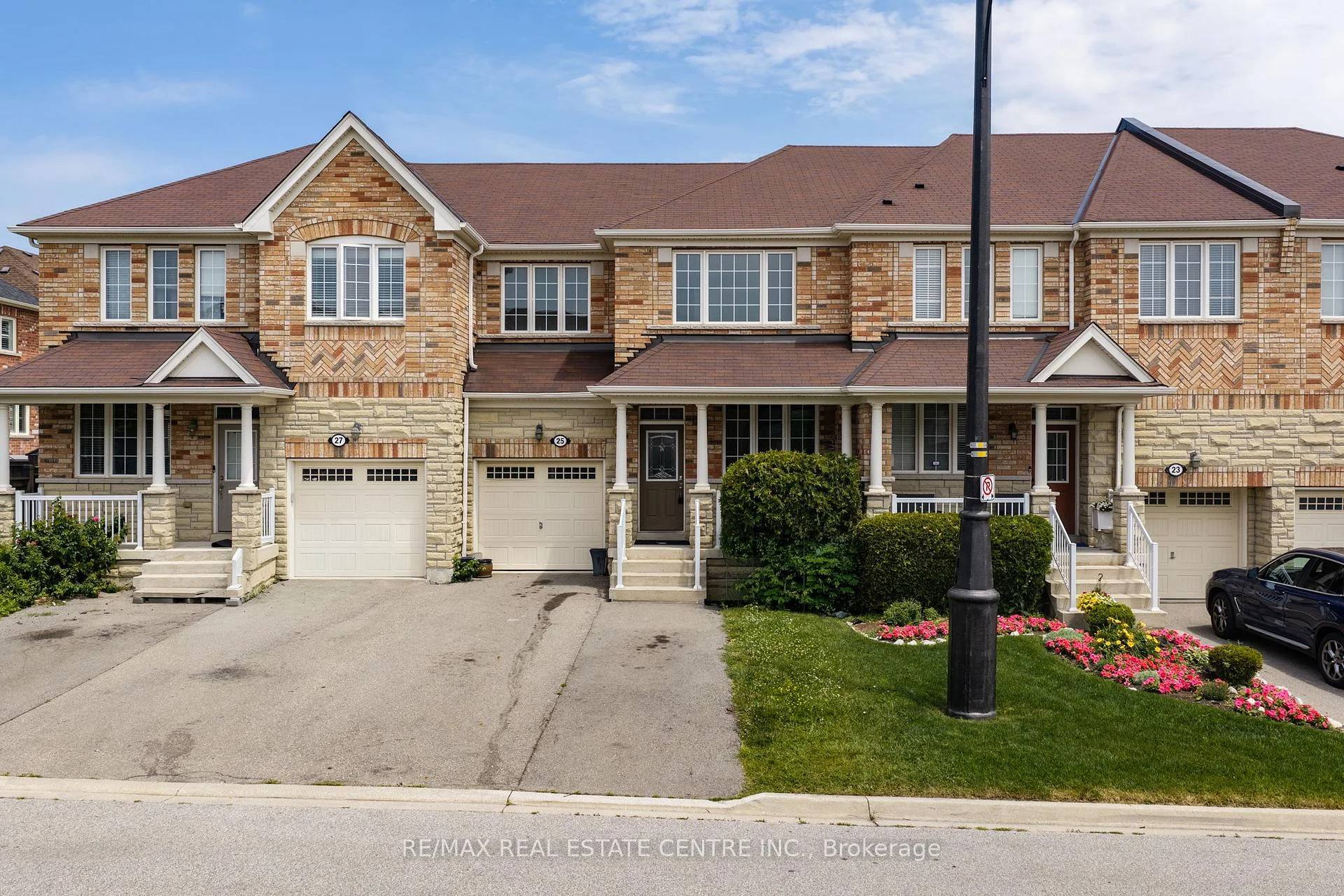 Photo 2 of 25 Shediac Road, Brampton, Bram West — HOMEH
