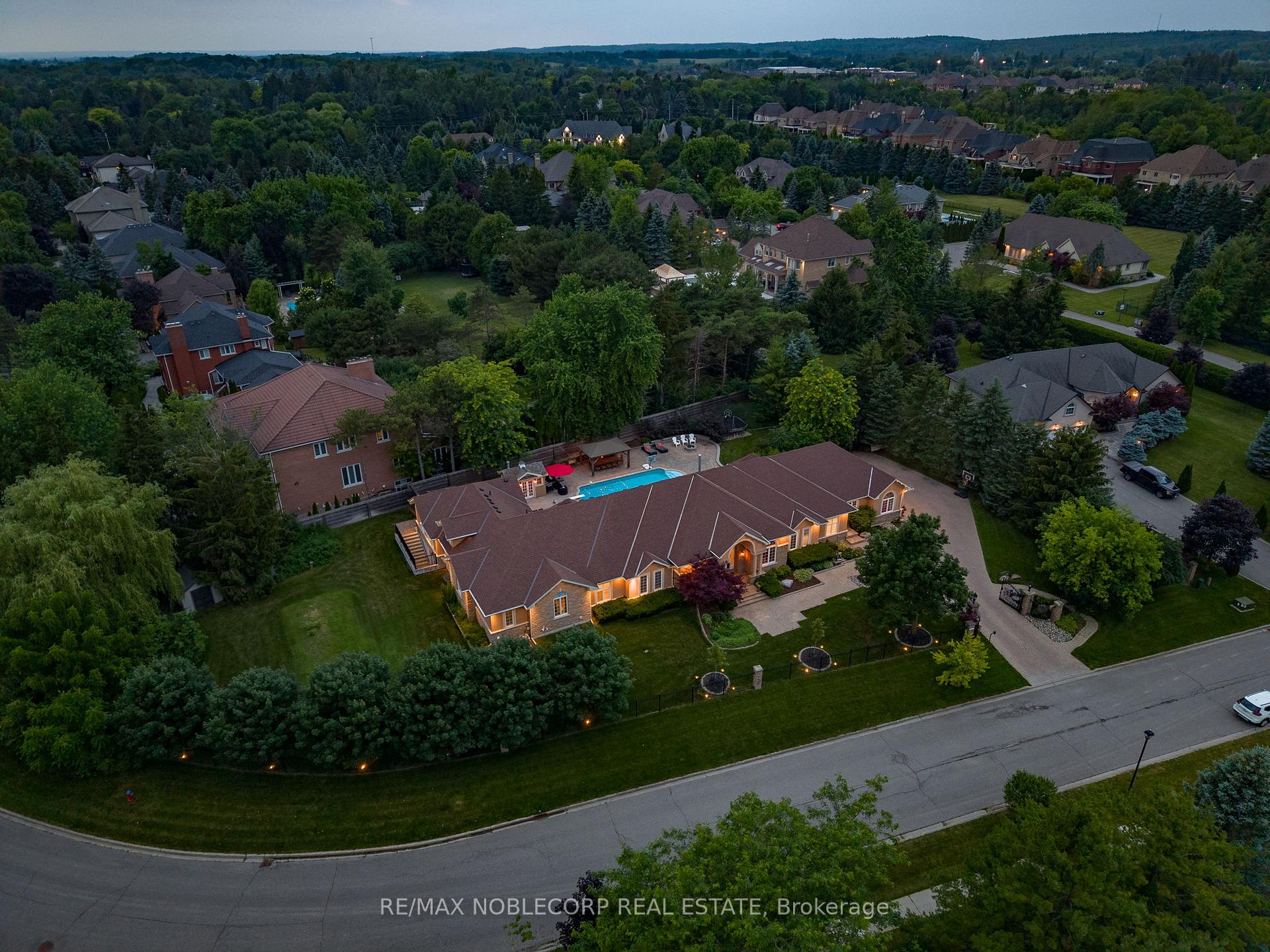 Photo 1 of 80 Carmichael Crescent, King, King City — HOMEH