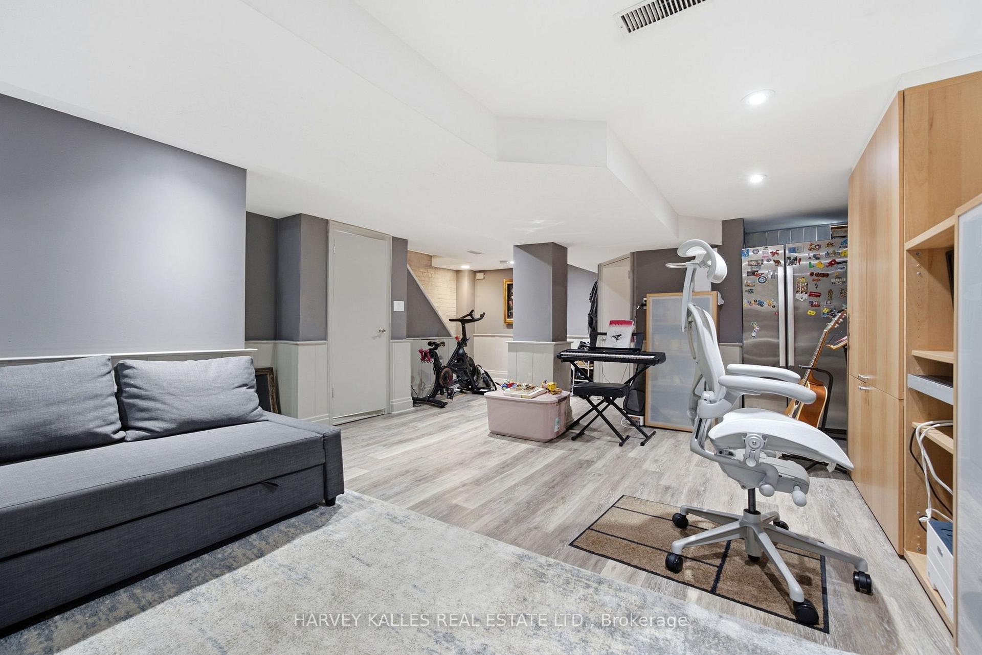 Photo 37 of 67 Falcon Street, Toronto, Mount Pleasant East — HOMEH