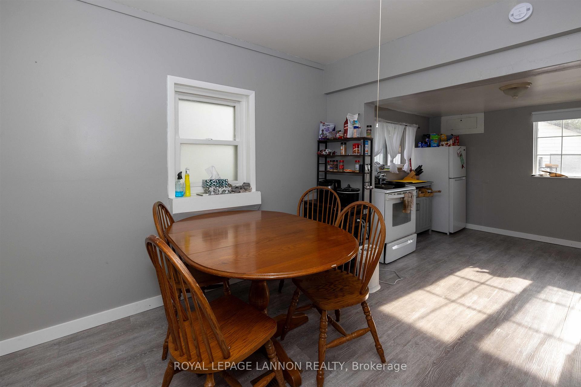 Photo 5 of 607 Wiley Street, Thunder Bay, East End — HOMEH