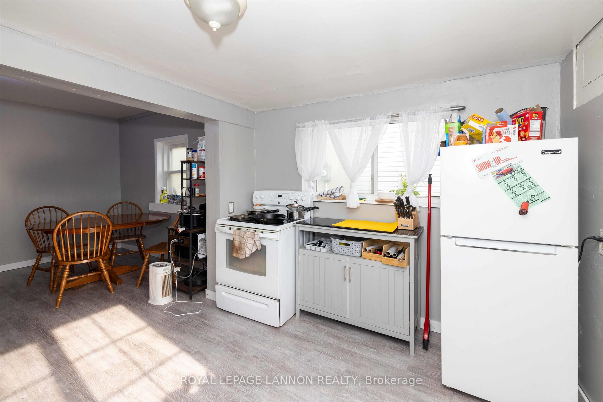 Photo 8 of 607 Wiley Street, Thunder Bay, East End — HOMEH