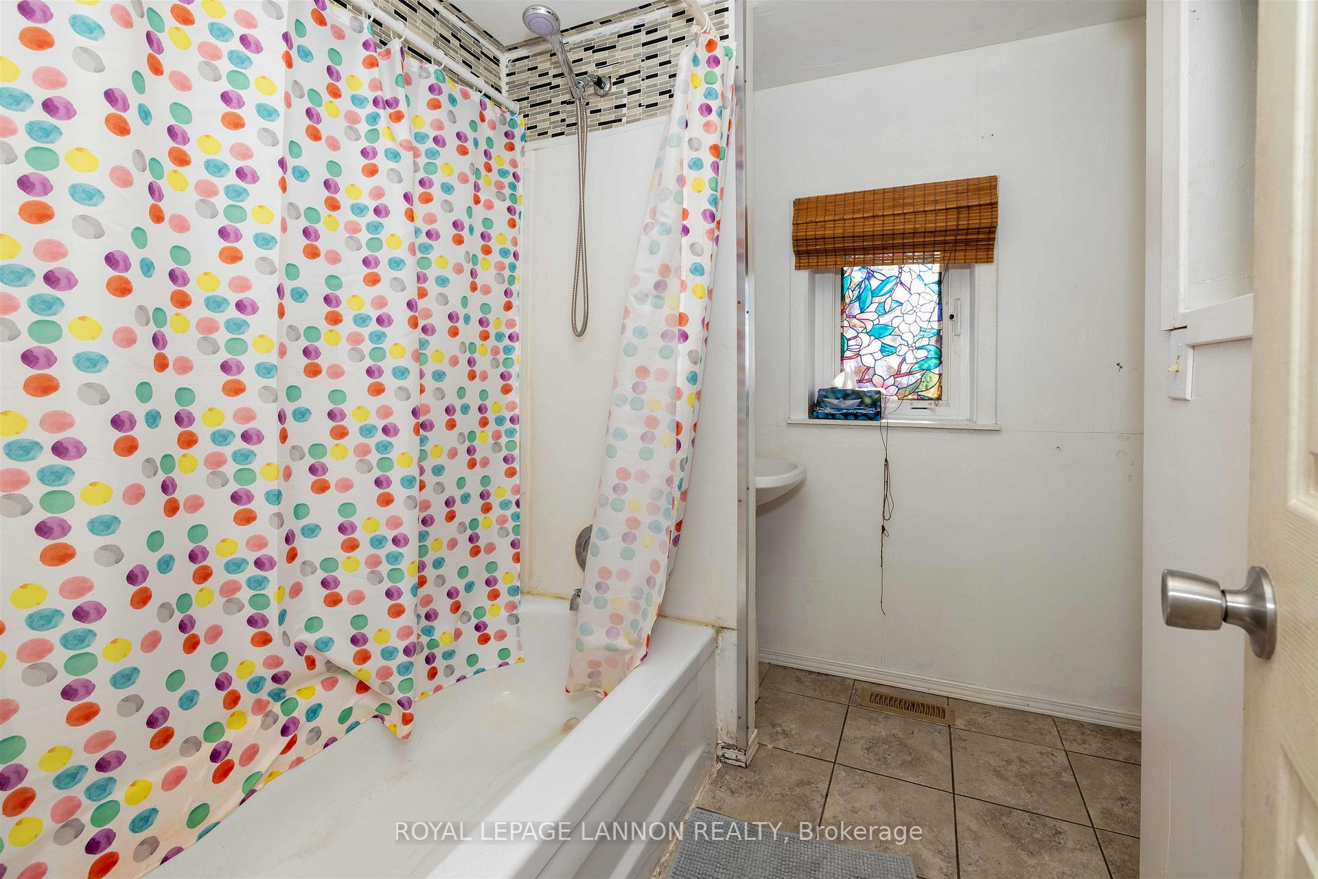 Photo 15 of 607 Wiley Street, Thunder Bay, East End — HOMEH