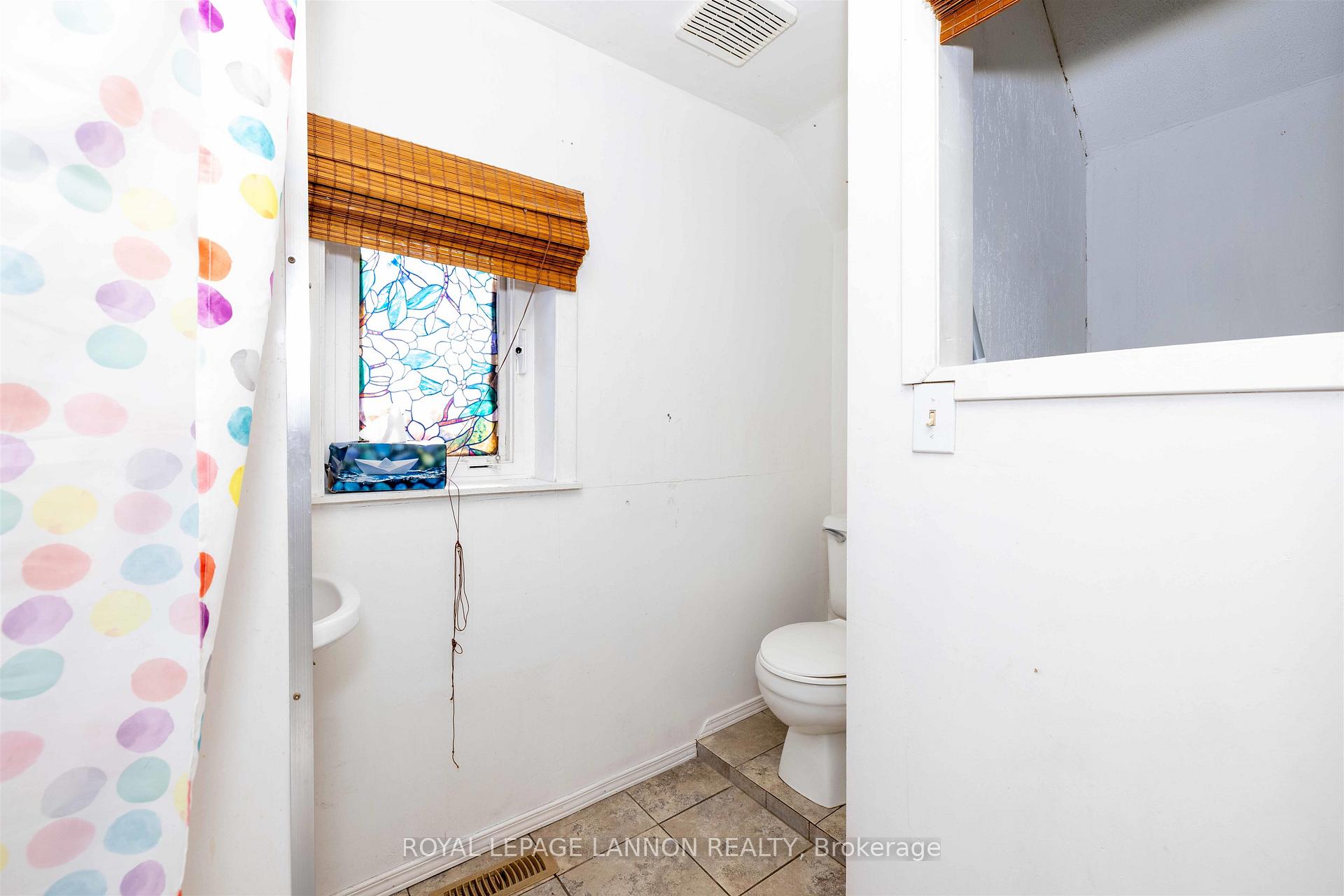 Photo 16 of 607 Wiley Street, Thunder Bay, East End — HOMEH