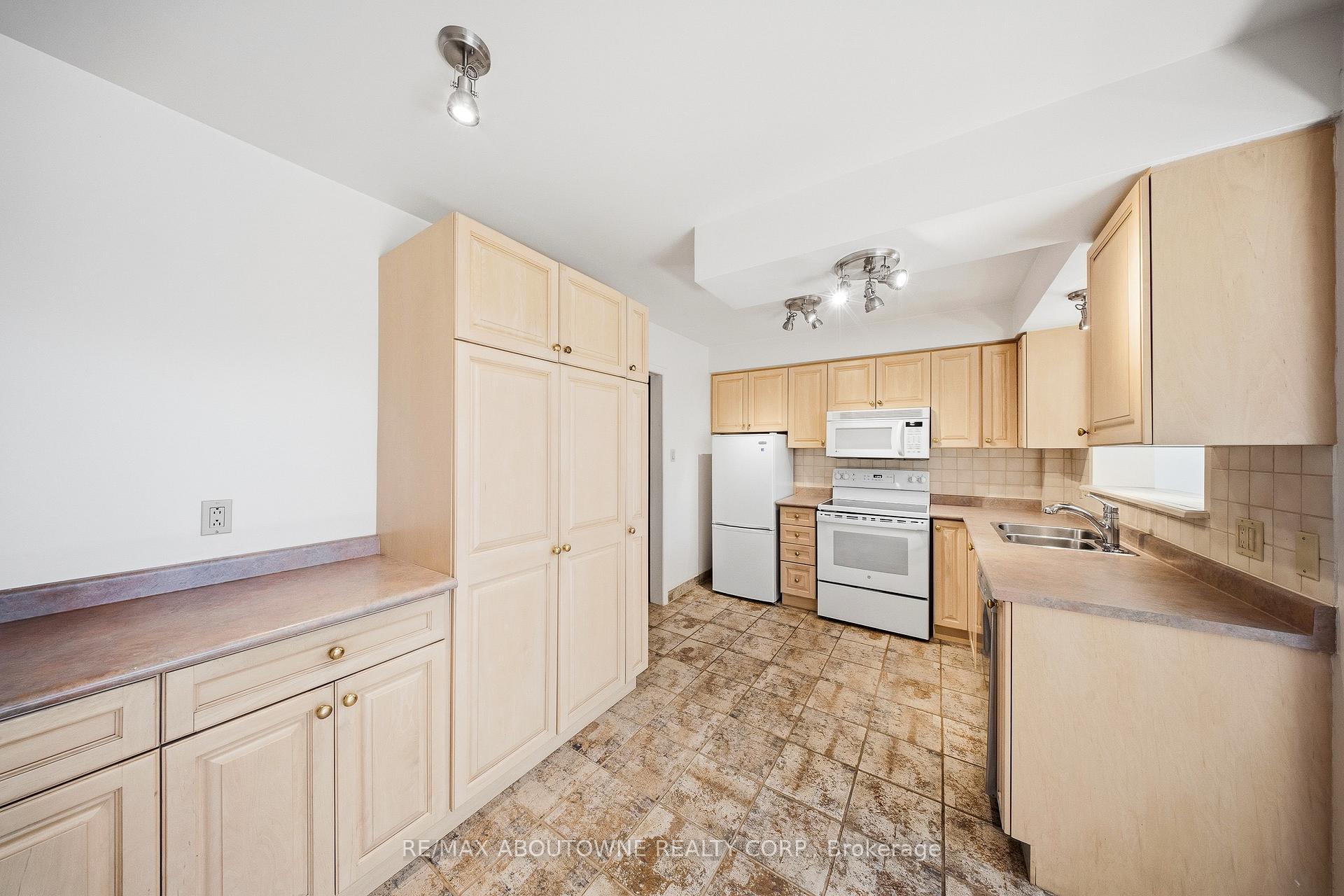 Photo 9 of 73 Price Avenue, Hamilton, Westcliffe — HOMEH