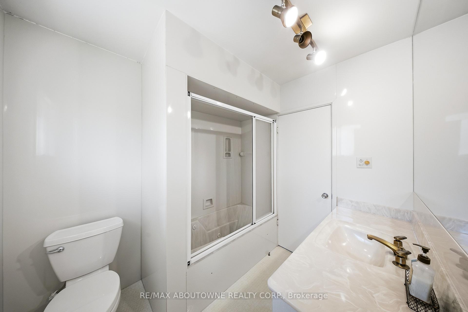 Photo 13 of 73 Price Avenue, Hamilton, Westcliffe — HOMEH