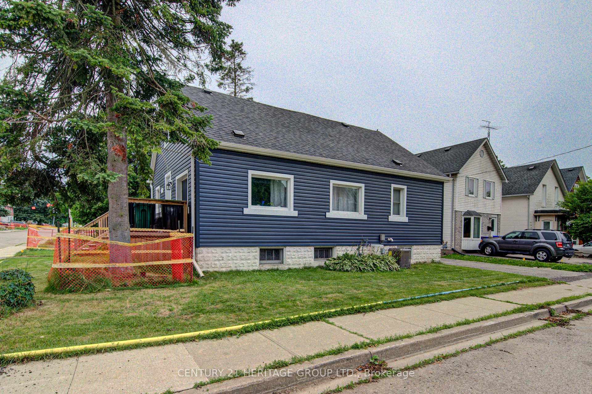 Photo 8 of 42 Henry Street, Cambridge, Christopher-Champlain — HOMEH