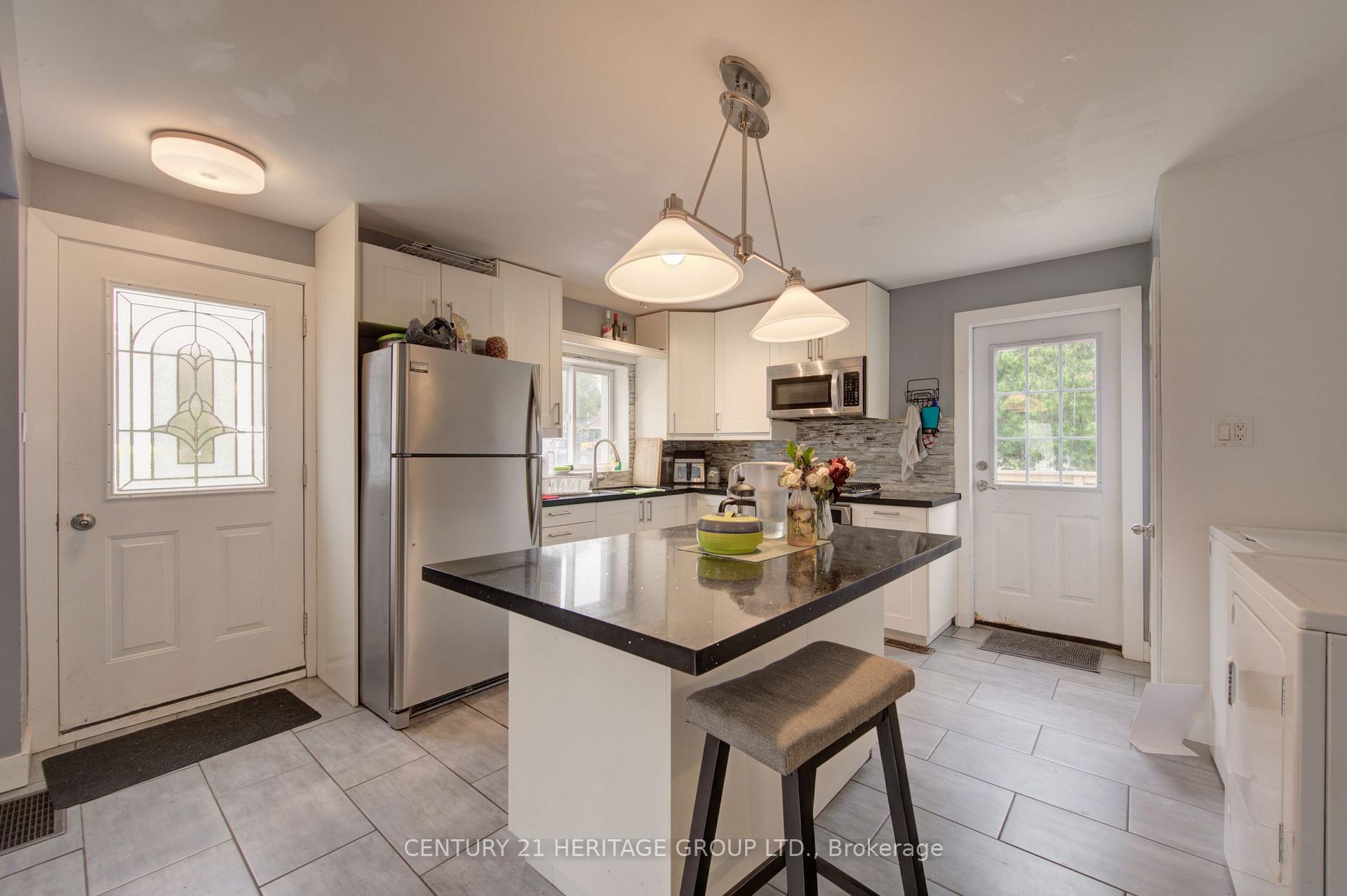 Photo 17 of 42 Henry Street, Cambridge, Christopher-Champlain — HOMEH