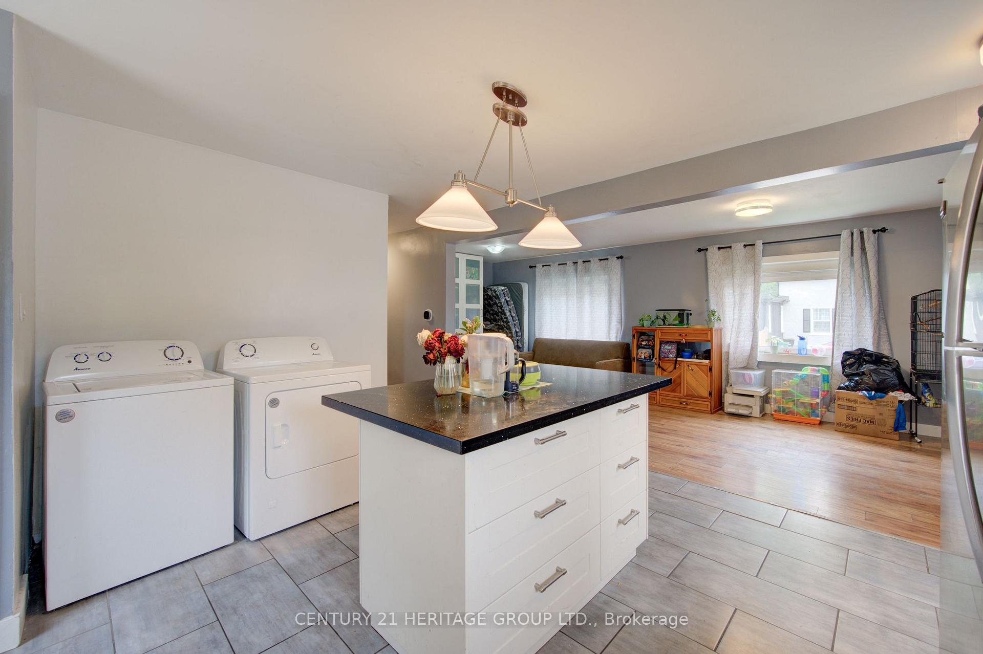 Photo 20 of 42 Henry Street, Cambridge, Christopher-Champlain — HOMEH