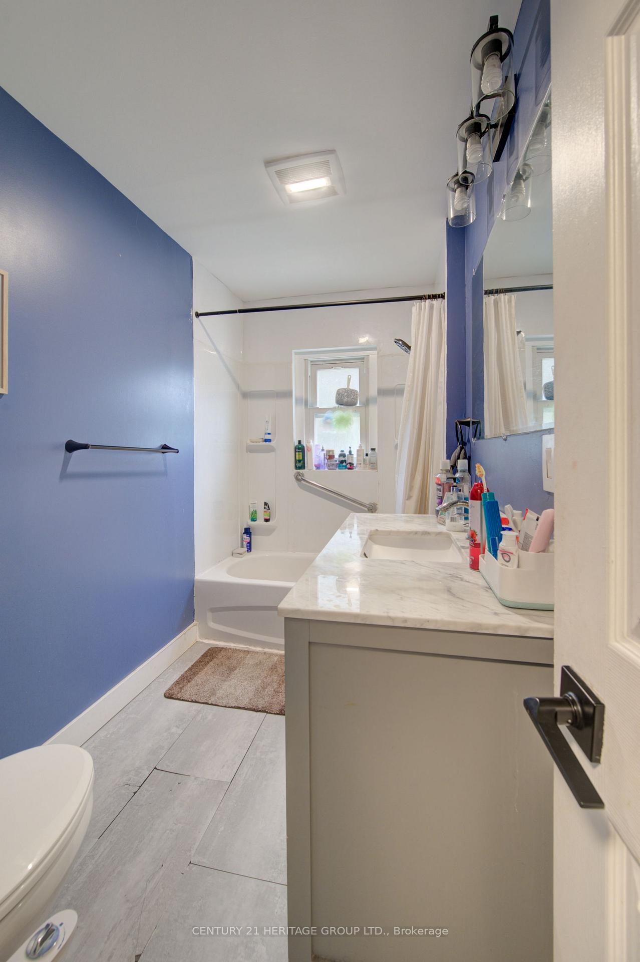 Photo 24 of 42 Henry Street, Cambridge, Christopher-Champlain — HOMEH