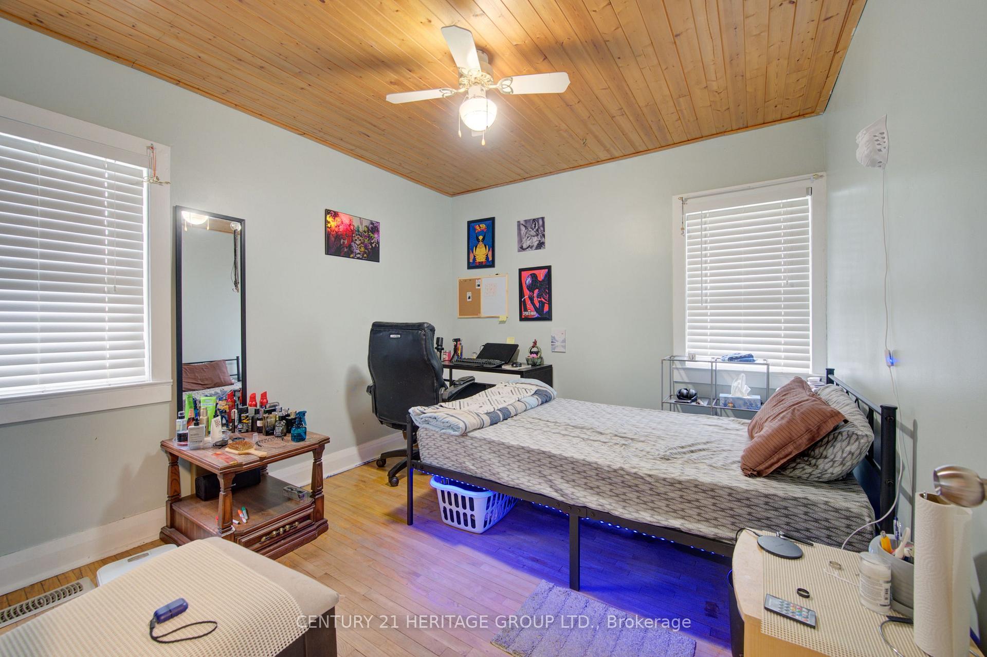 Photo 25 of 42 Henry Street, Cambridge, Christopher-Champlain — HOMEH