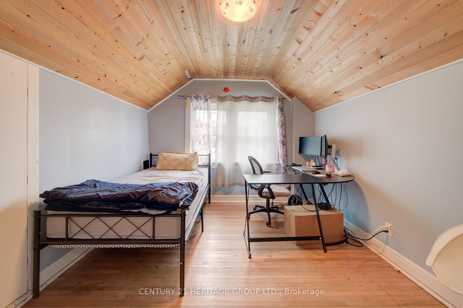 Photo 29 of 42 Henry Street, Cambridge, Christopher-Champlain — HOMEH