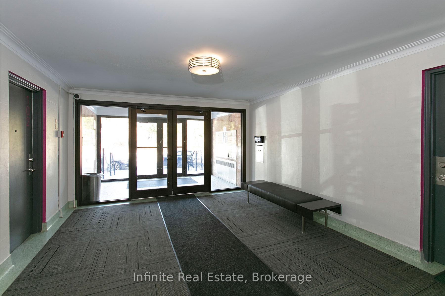 Photo 3 of Unit 303, 1291 Bayview Avenue, Toronto, Leaside — HOMEH