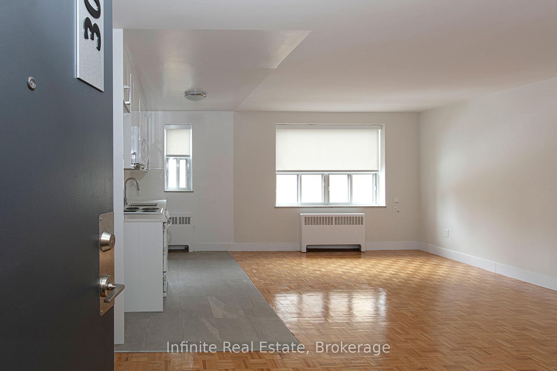 Photo 4 of Unit 303, 1291 Bayview Avenue, Toronto, Leaside — HOMEH