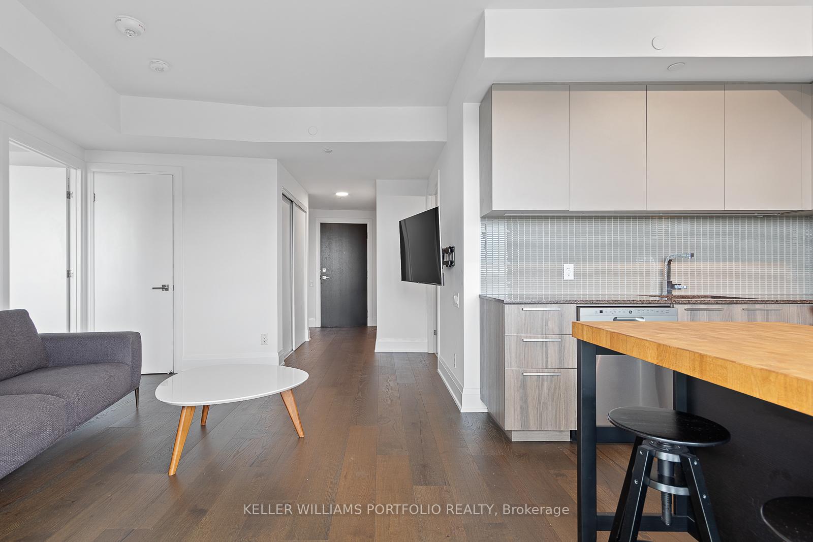 Photo 7 of Unit 809, 20 Brin Drive, Etobicoke, Edenbridge-Humber Valley — HOMEH