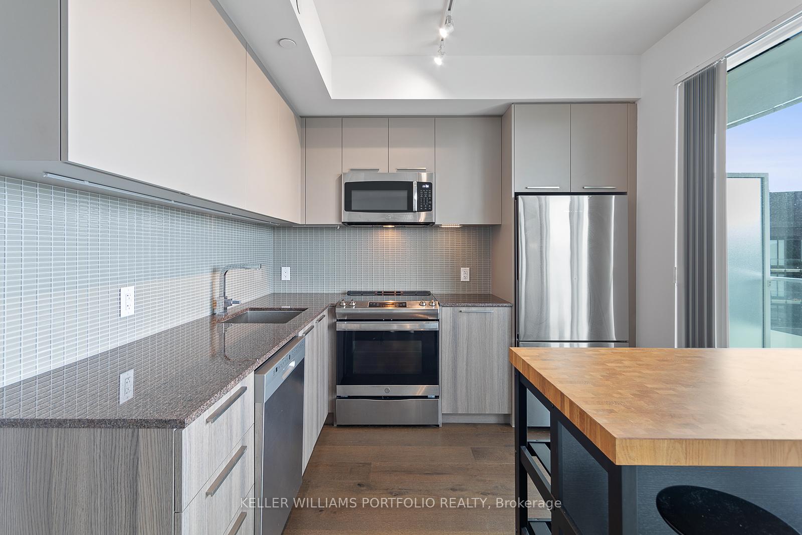 Photo 9 of Unit 809, 20 Brin Drive, Etobicoke, Edenbridge-Humber Valley — HOMEH