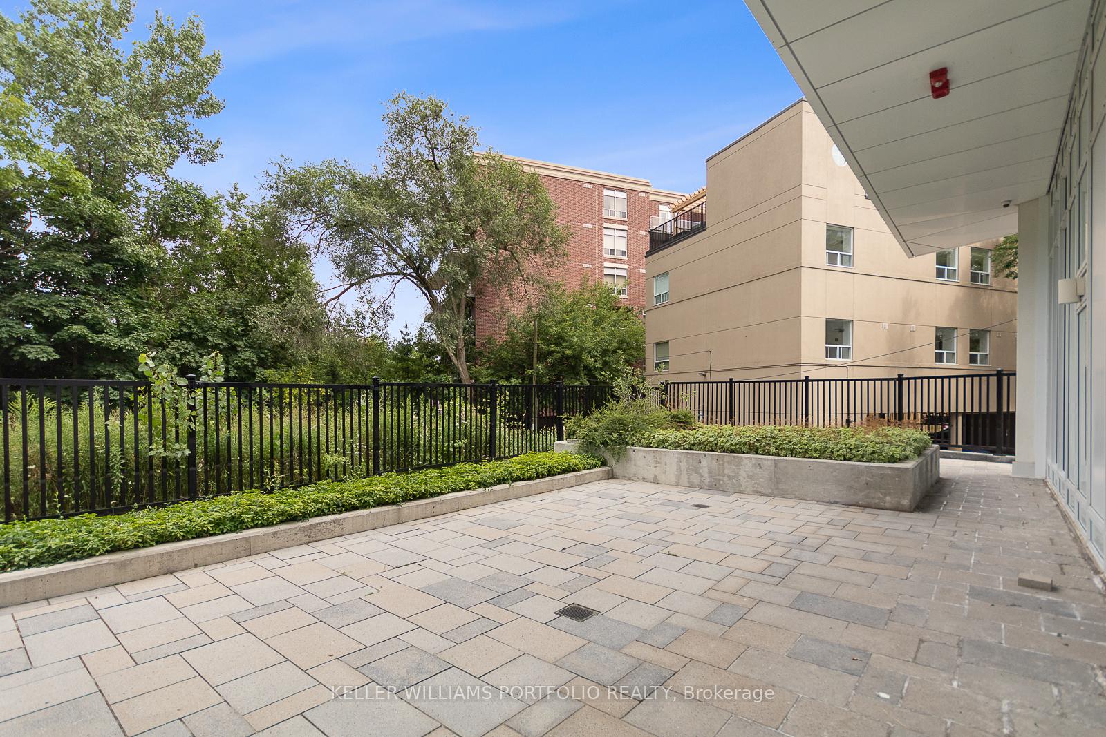 Photo 23 of Unit 809, 20 Brin Drive, Etobicoke, Edenbridge-Humber Valley — HOMEH