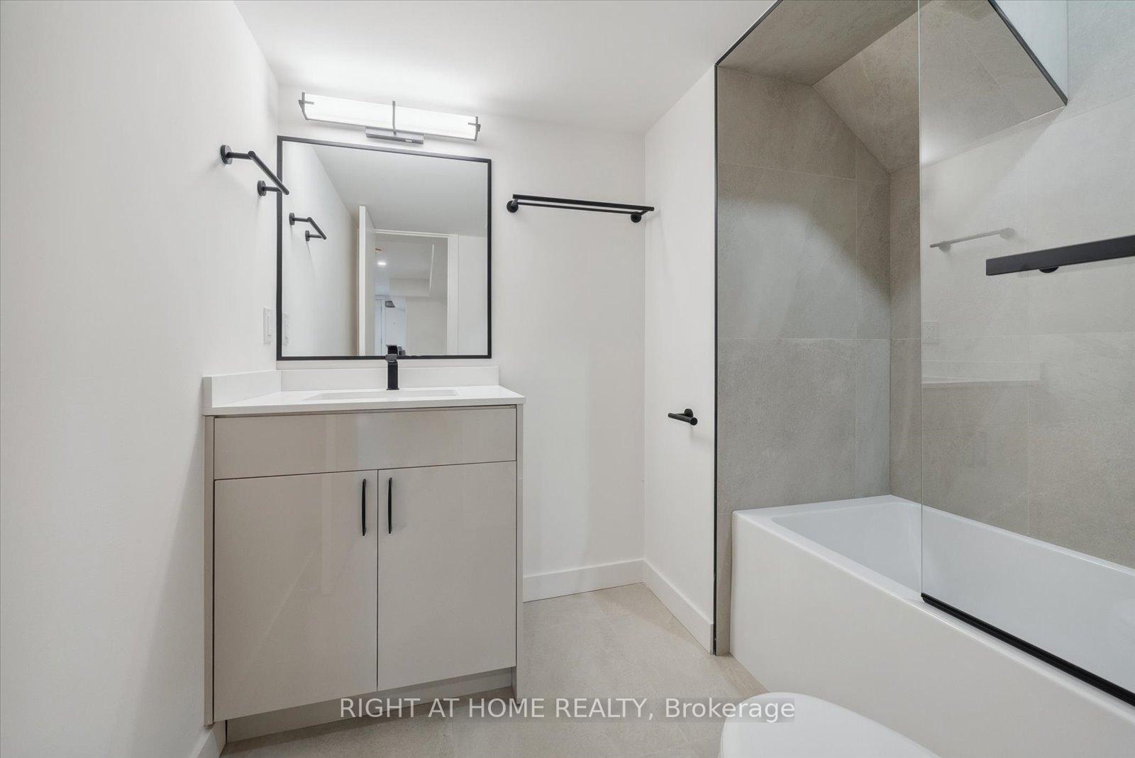 Photo 7 of Unit 6, 112 Walmer Road, Toronto, The Annex — HOMEH