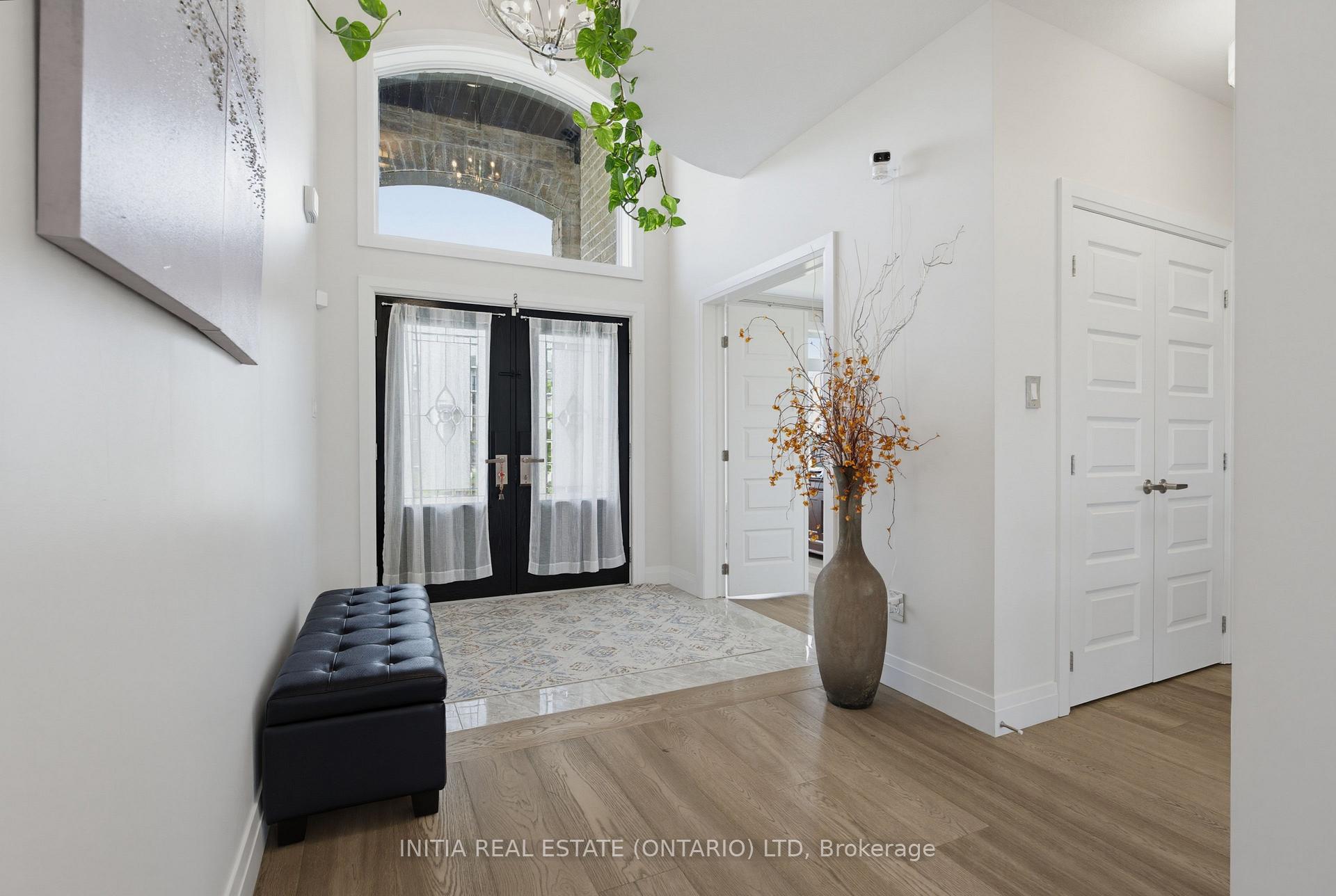 Photo 2 of 1258 Silverfox Drive, London, North S — HOMEH