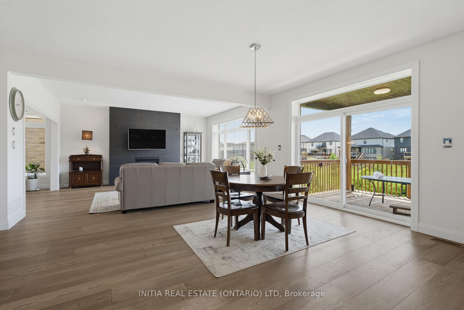 Photo 9 of 1258 Silverfox Drive, London, North S — HOMEH