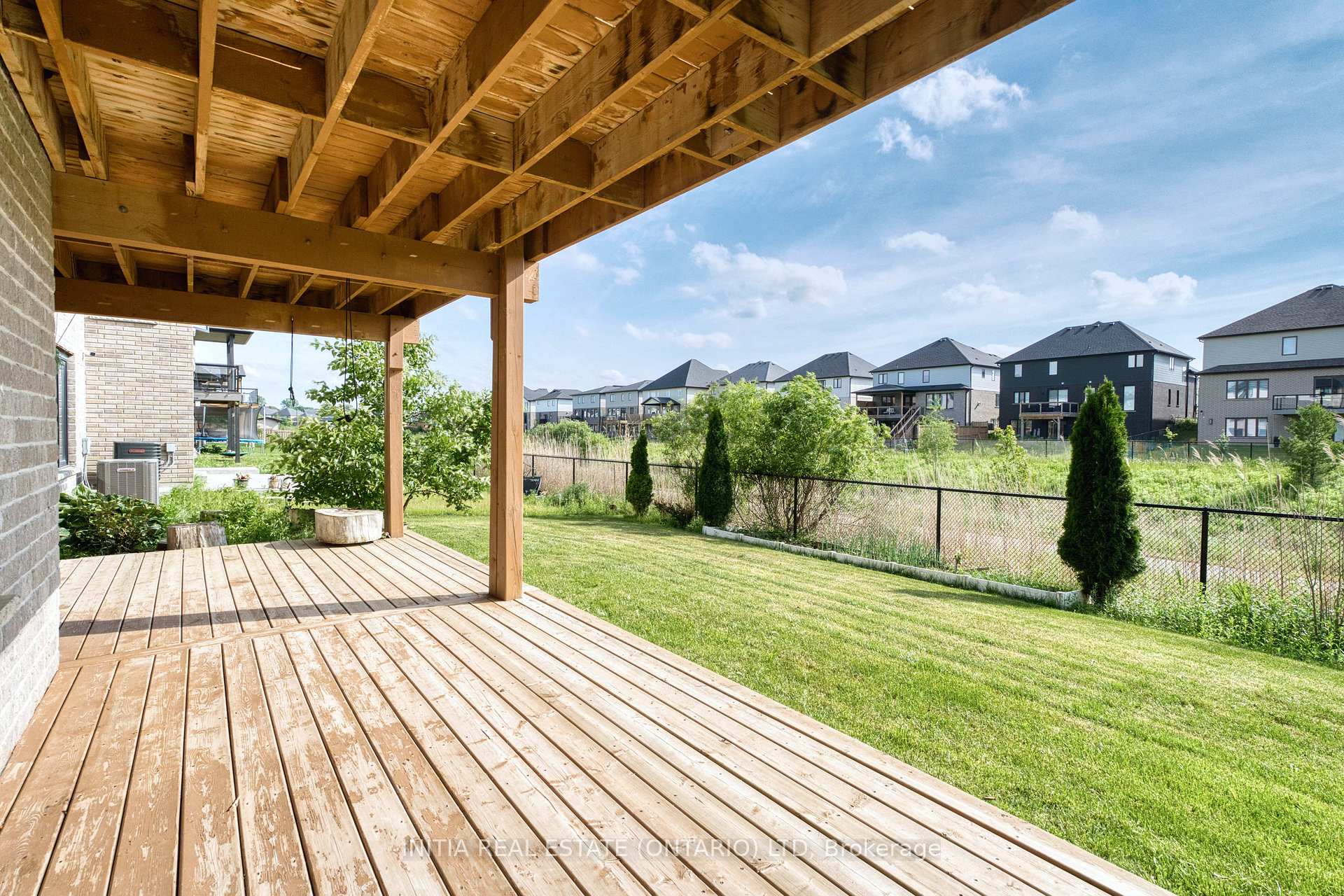 Photo 30 of 1258 Silverfox Drive, London, North S — HOMEH