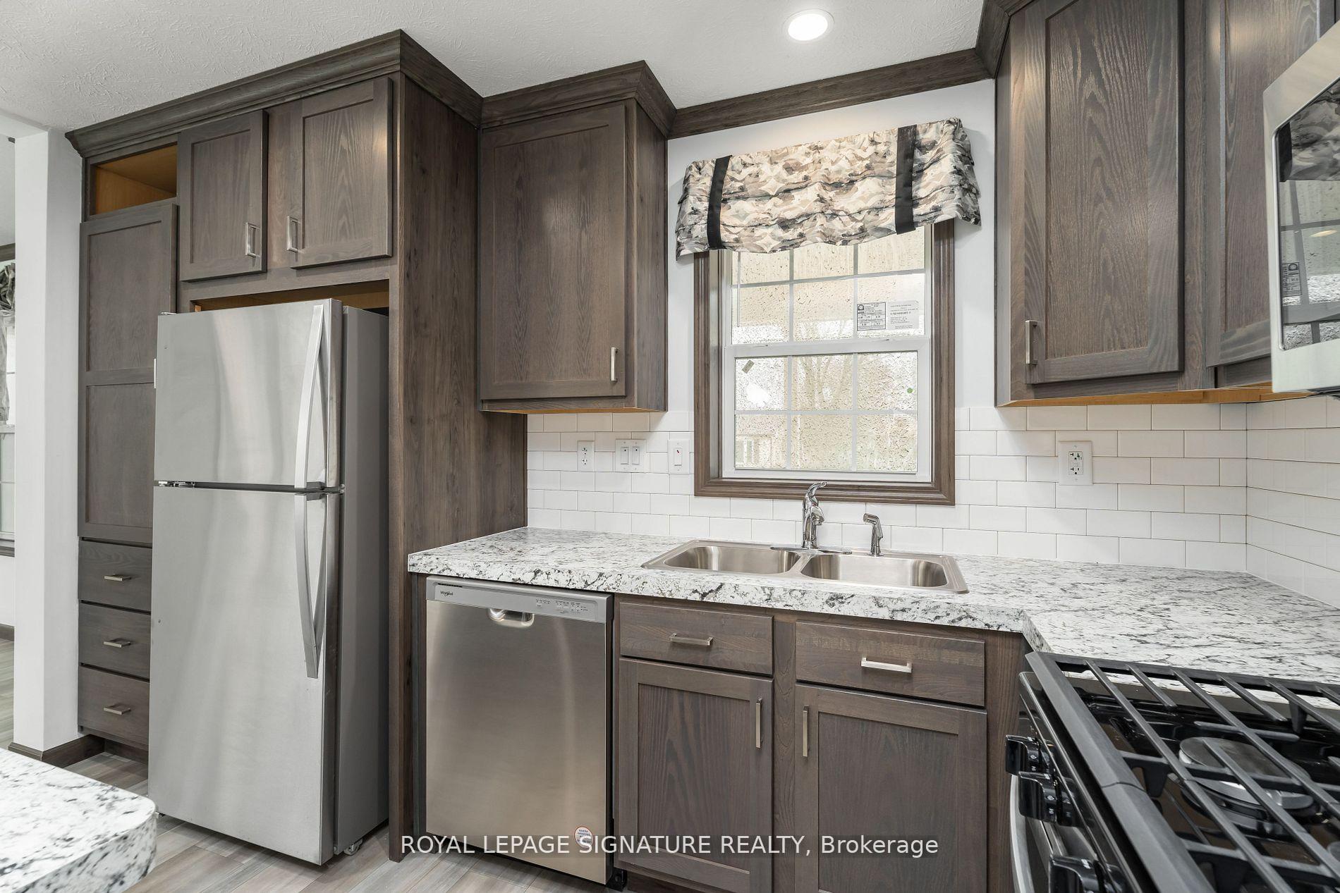 Photo 13 of 12 Briarwood Place, Innisfil, Cookstown — HOMEH