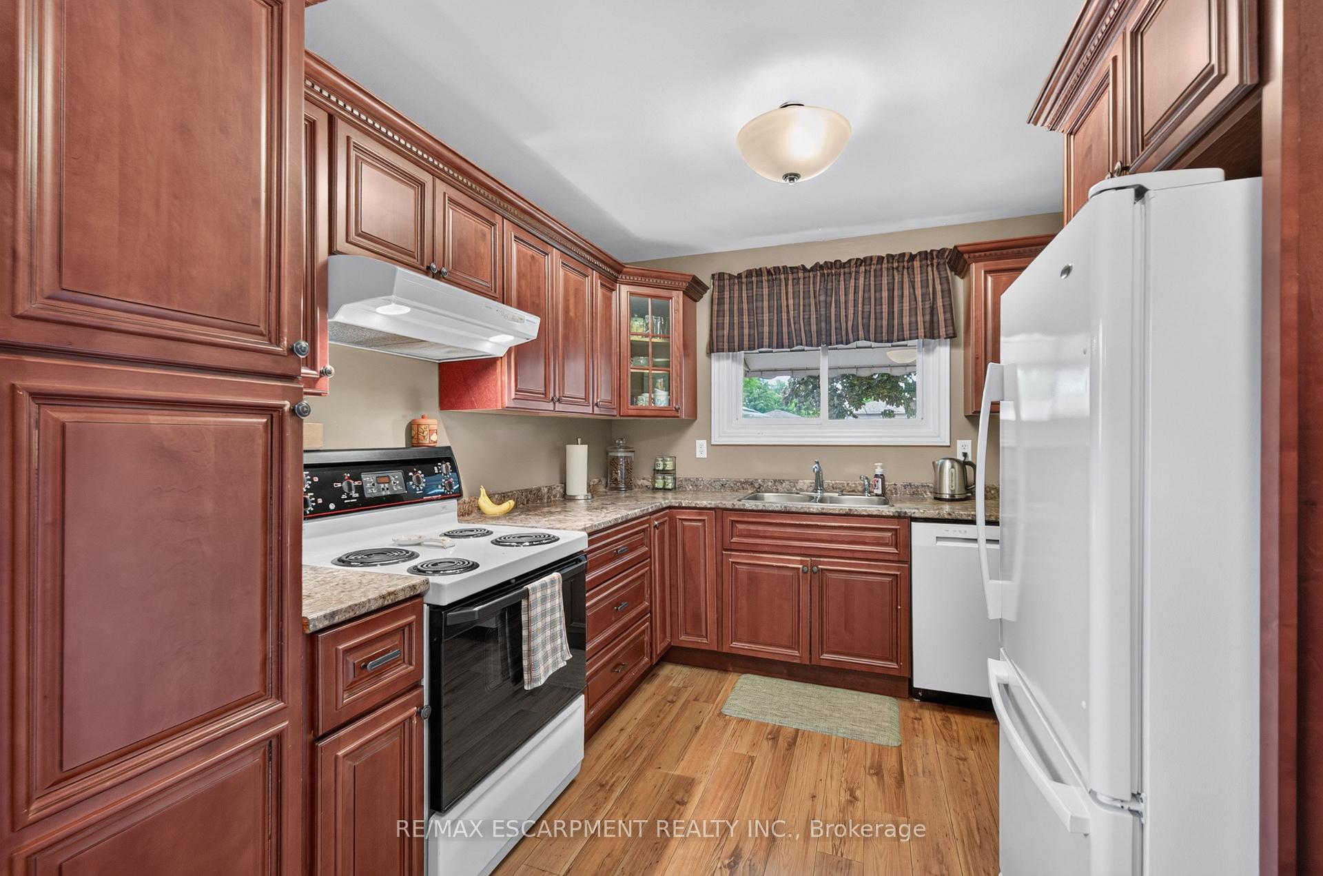 Photo 13 of 28 Boston Crescent, Hamilton, Berrisfield — HOMEH
