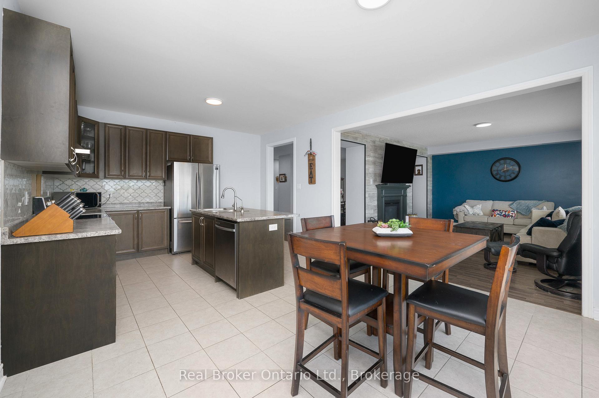 Photo 16 of 3 Newbrook Street, Brant, Paris — HOMEH