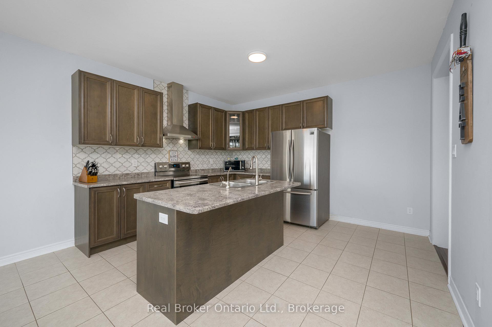 Photo 18 of 3 Newbrook Street, Brant, Paris — HOMEH