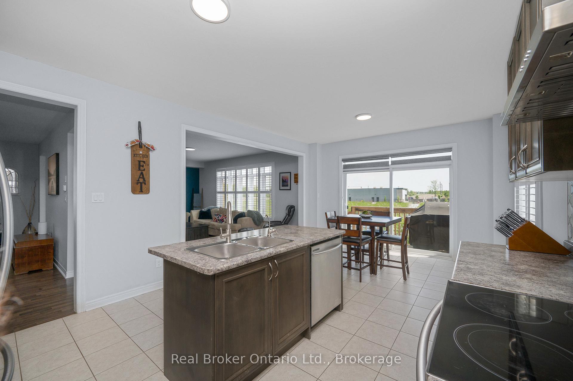 Photo 19 of 3 Newbrook Street, Brant, Paris — HOMEH