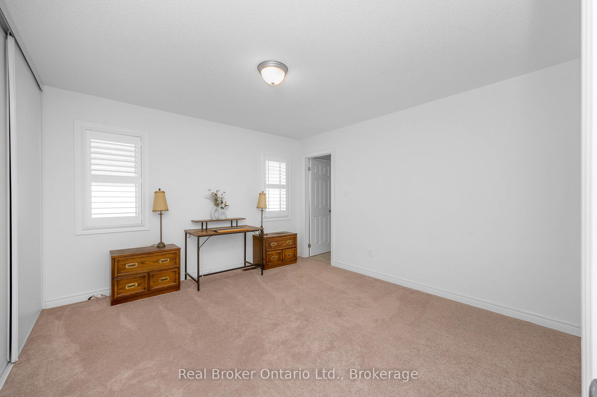 Photo 26 of 3 Newbrook Street, Brant, Paris — HOMEH