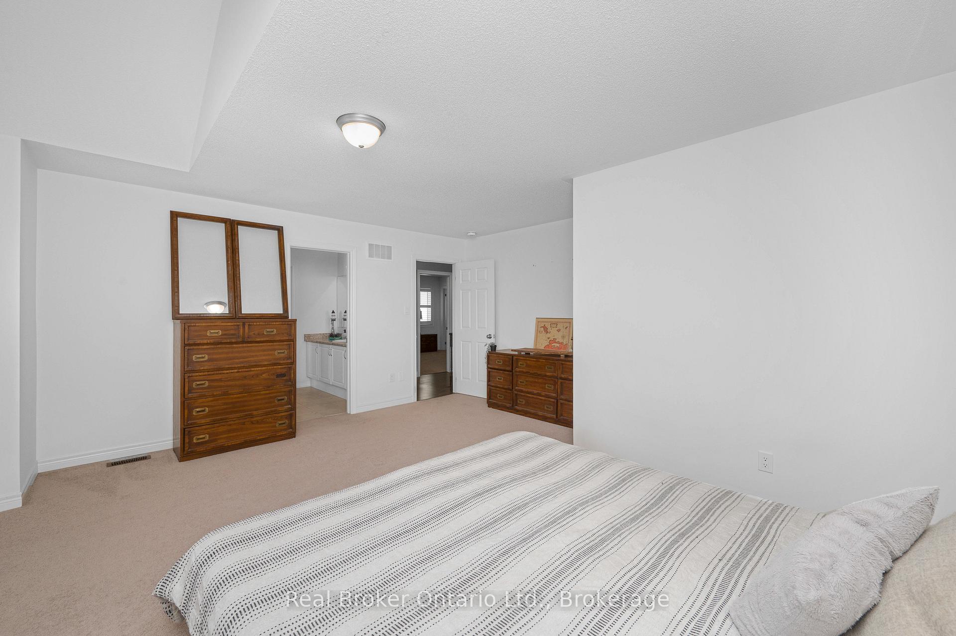 Photo 35 of 3 Newbrook Street, Brant, Paris — HOMEH