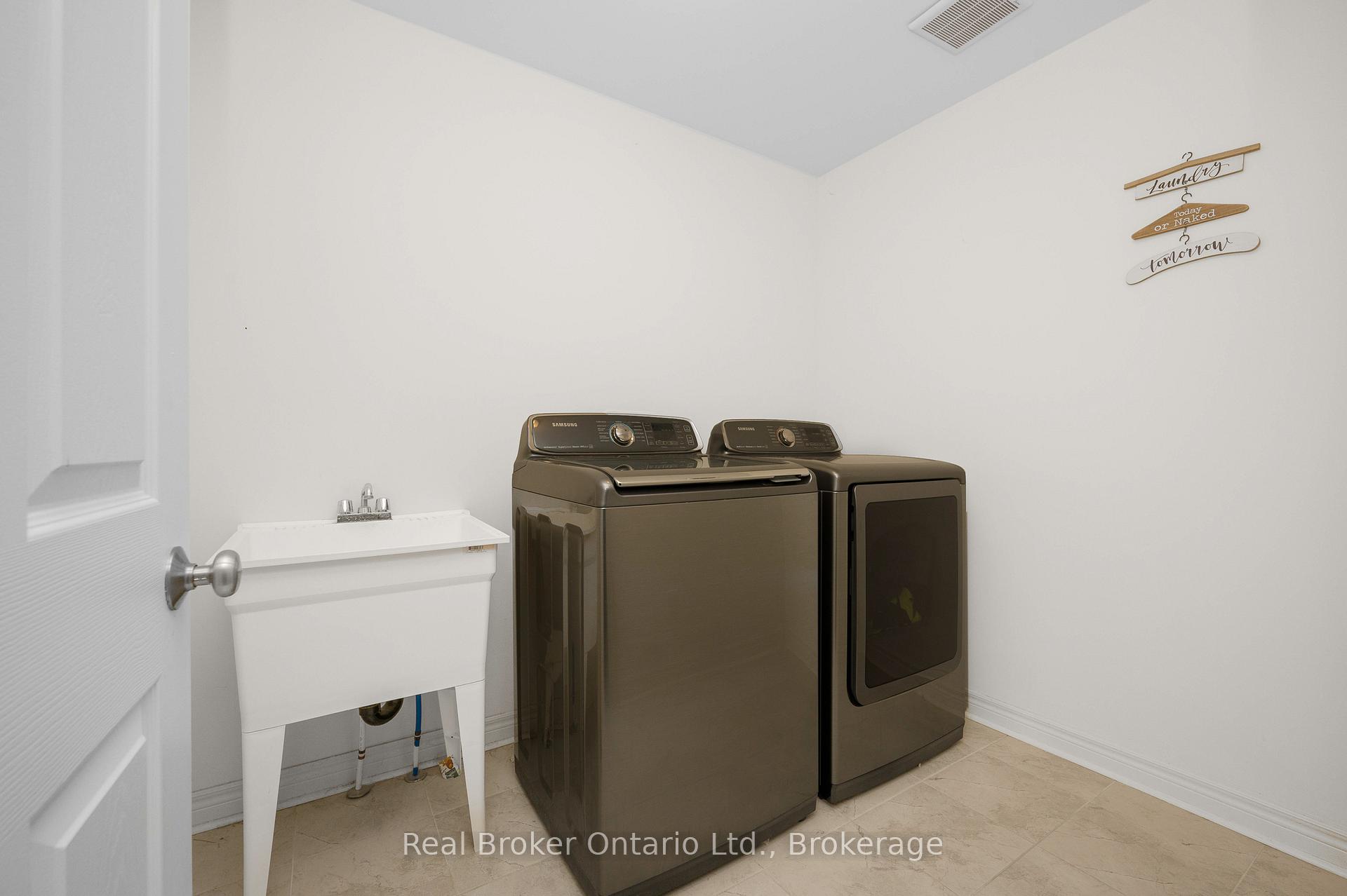 Photo 36 of 3 Newbrook Street, Brant, Paris — HOMEH