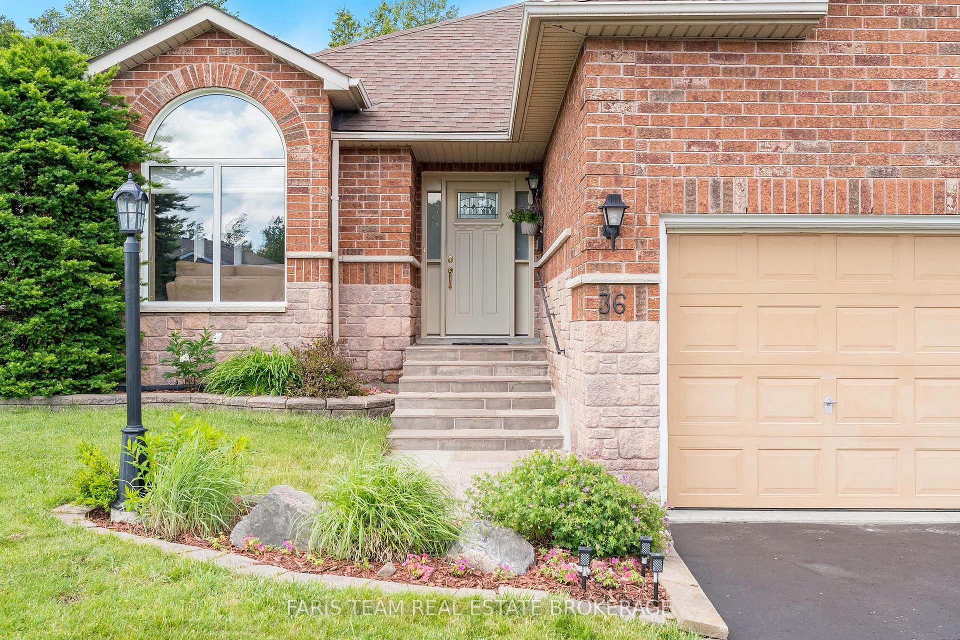 Photo 4 of 36 Bayshore Boulevard, Barrie, Bayshore — HOMEH