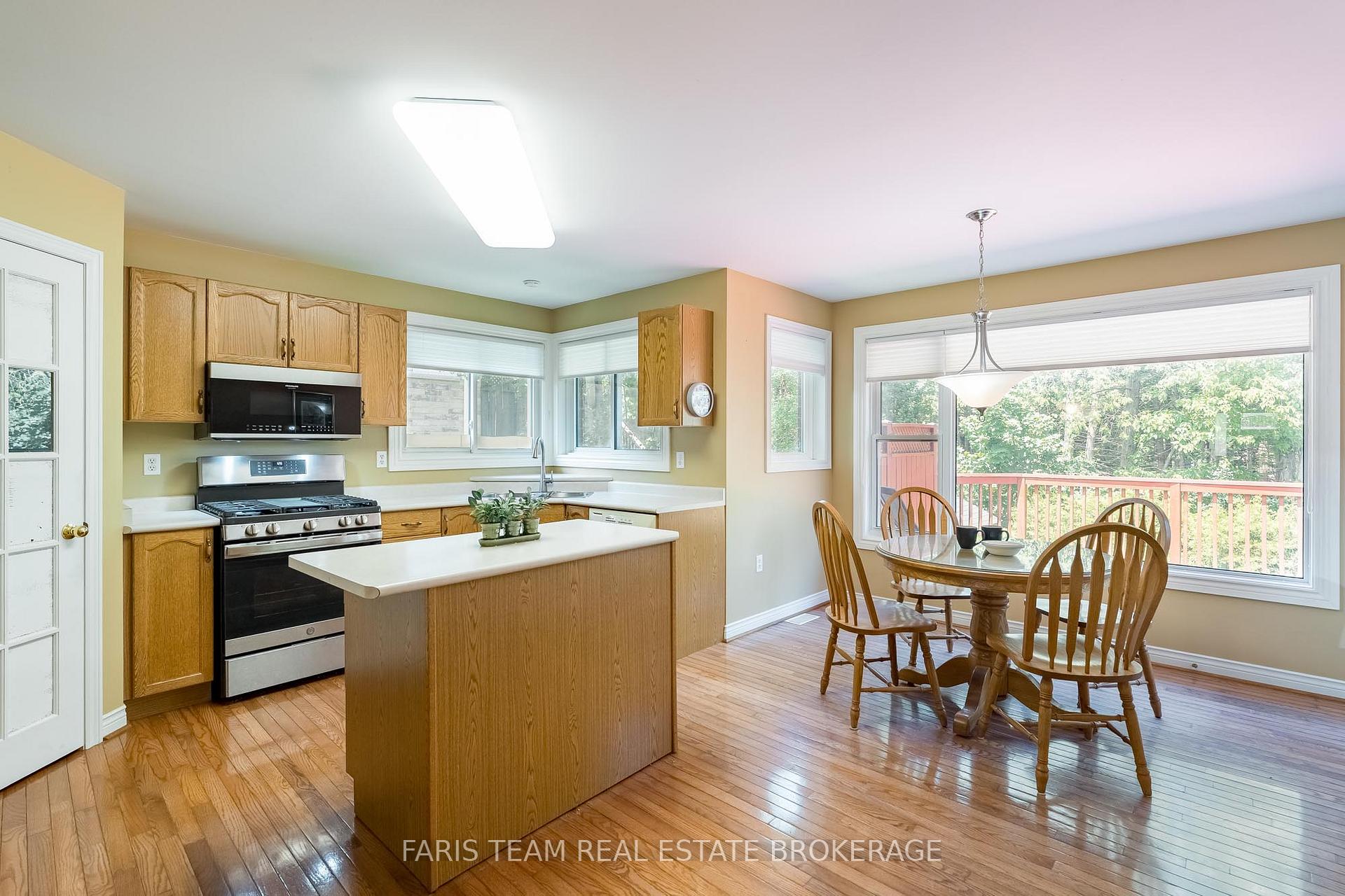Photo 6 of 36 Bayshore Boulevard, Barrie, Bayshore — HOMEH