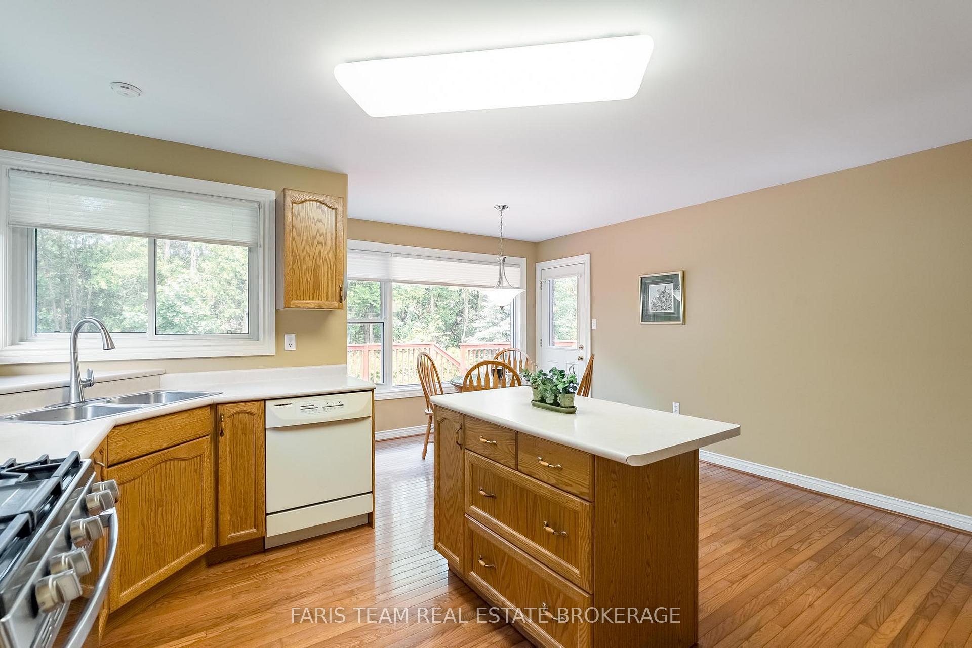 Photo 9 of 36 Bayshore Boulevard, Barrie, Bayshore — HOMEH