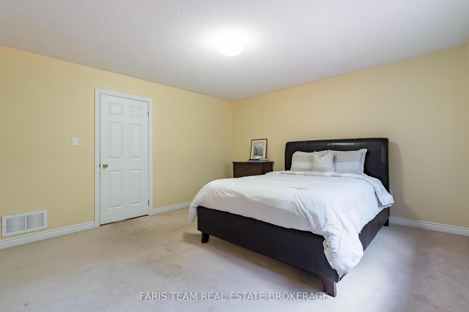 Photo 16 of 36 Bayshore Boulevard, Barrie, Bayshore — HOMEH