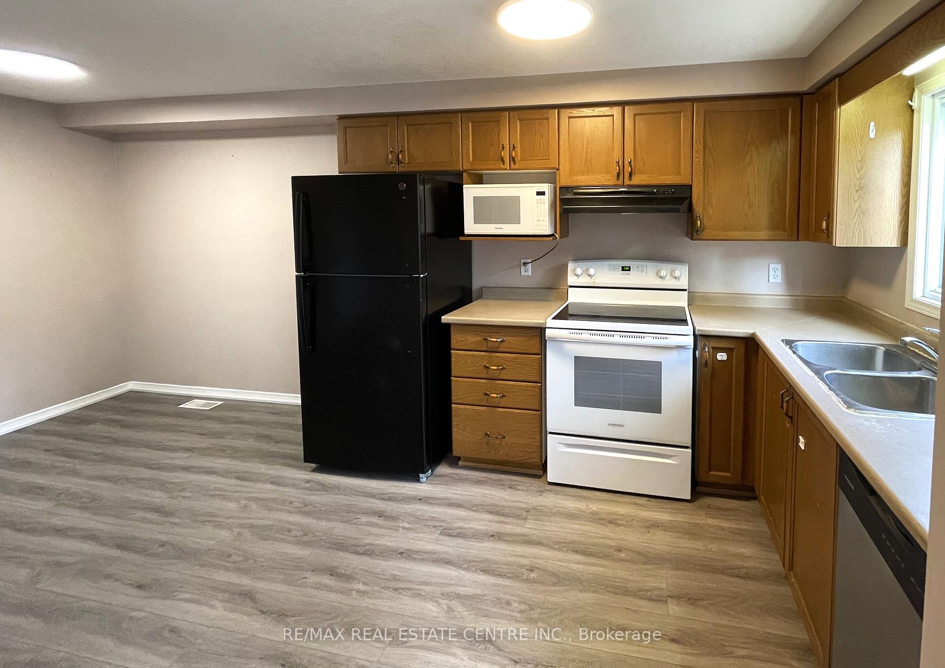 Photo 4 of 300 Activa Avenue, Waterloo — HOMEH