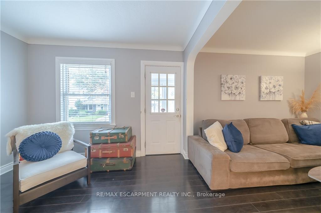 Photo 2 of 22 Concord Avenue, St. Catharines, Facer — HOMEH