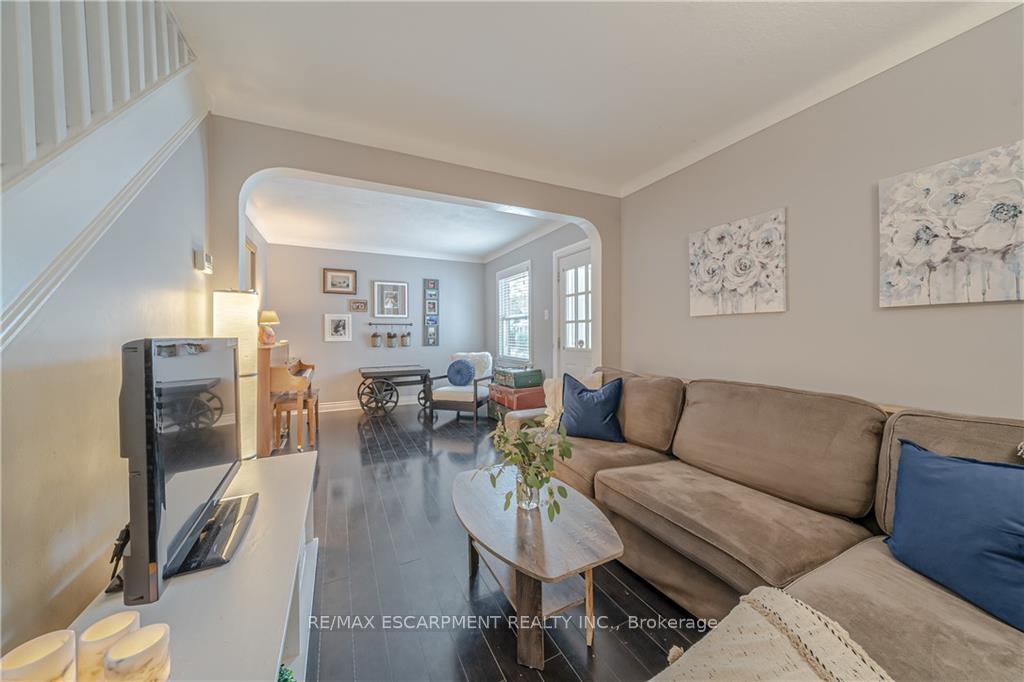 Photo 3 of 22 Concord Avenue, St. Catharines, Facer — HOMEH